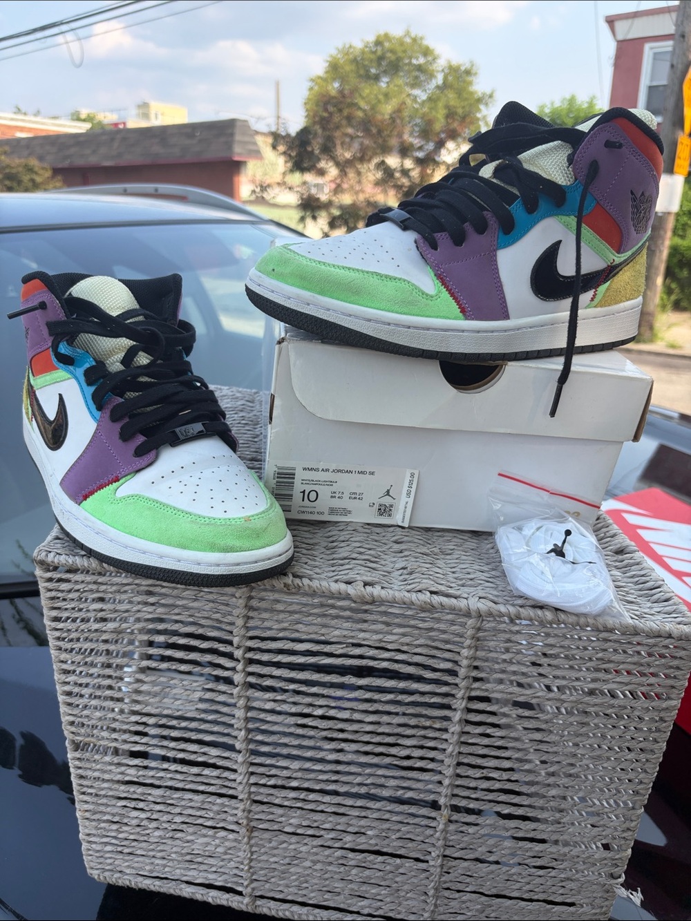 Nike Multicolor Low-Top Sneakers with Green, Purple & Blue Accents